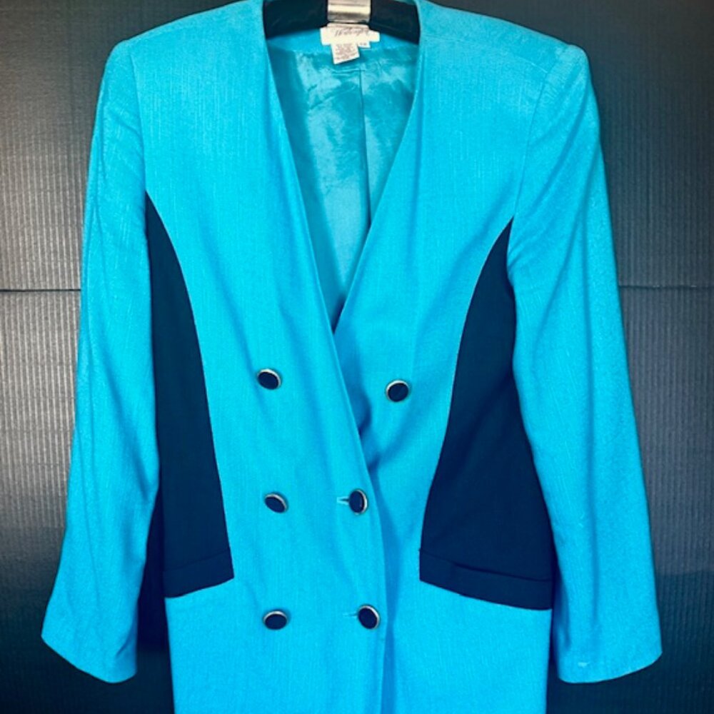 Beautiful turquoise blazer in size 12